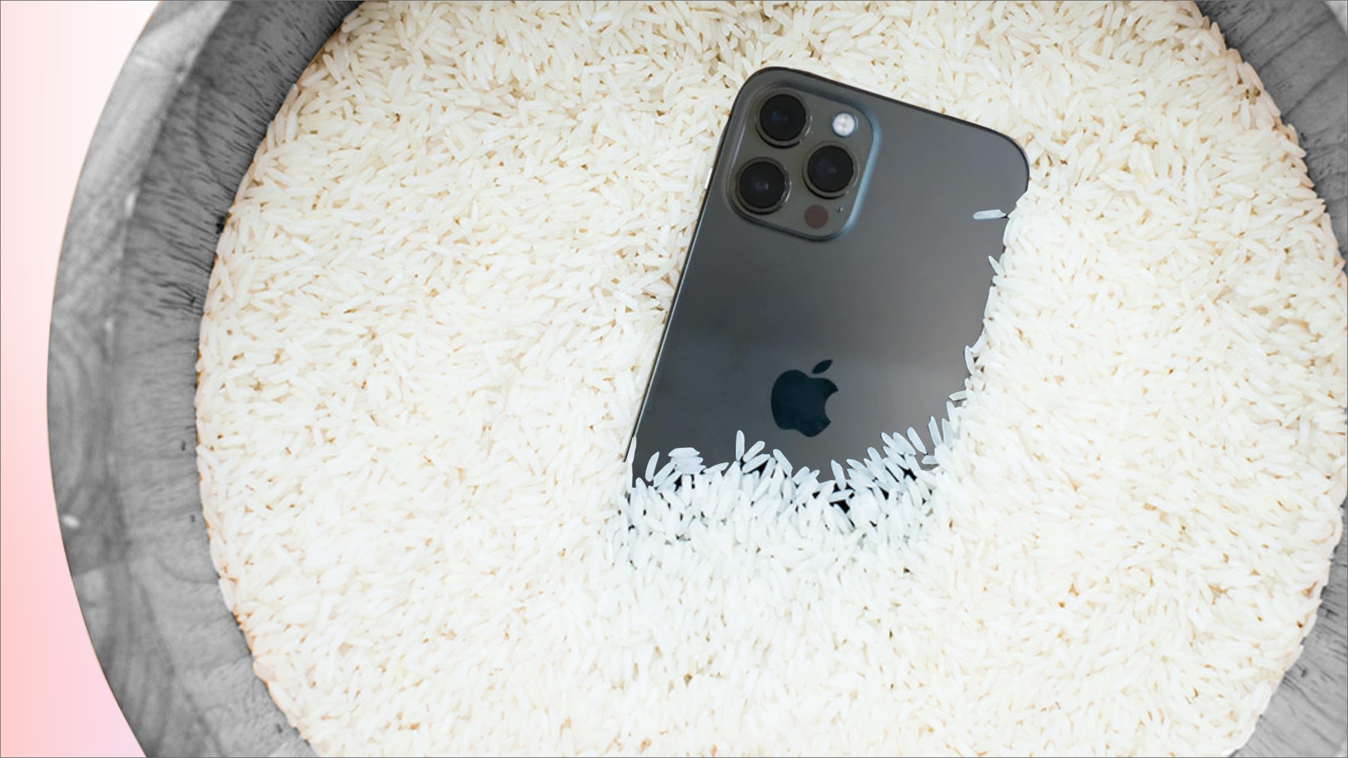 How to get water out of iPhone camera by submerging it in rice